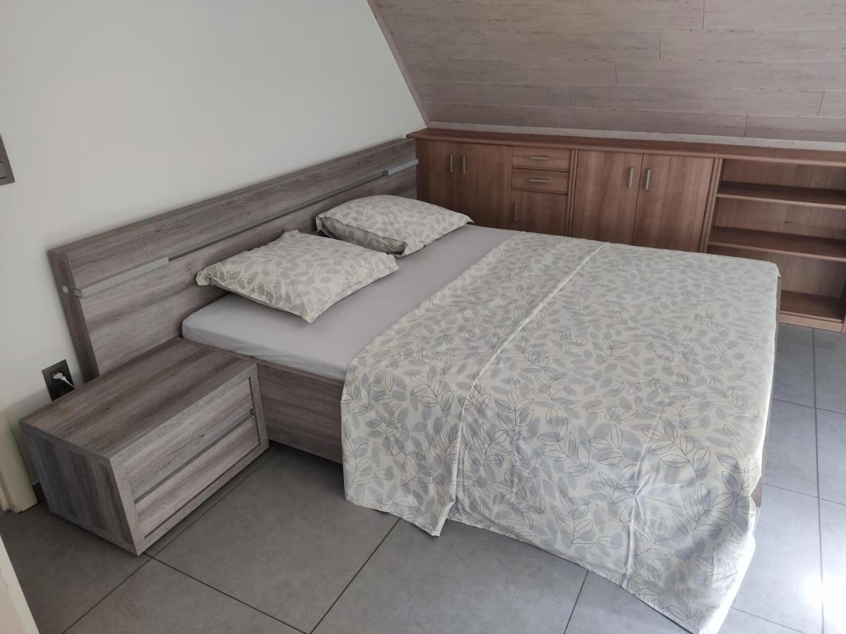 Vakantiewoning Op Den Briel Локерен Екстериор снимка